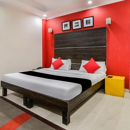 Capital O Hotel Bms Near Appu Ghar Гургаон Экстерьер фото