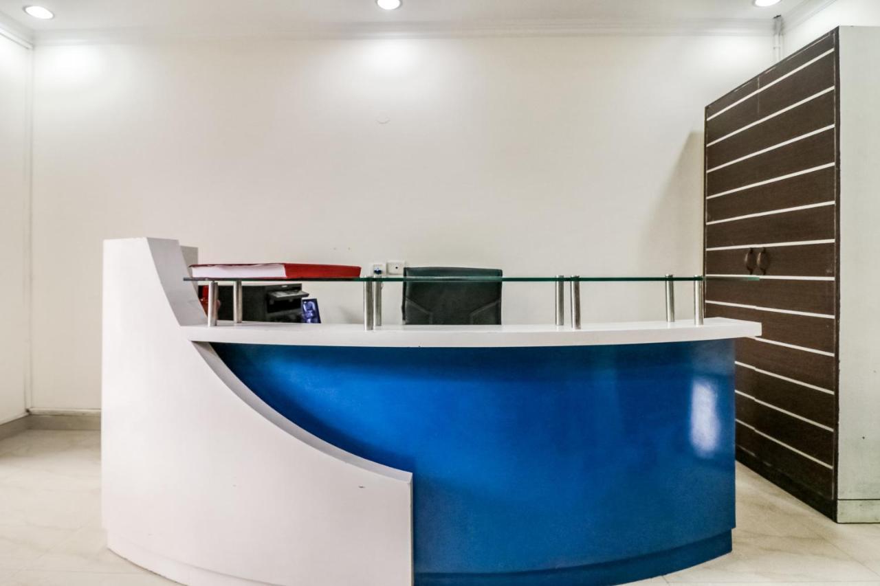 Capital O Hotel Bms Near Appu Ghar Гургаон Экстерьер фото