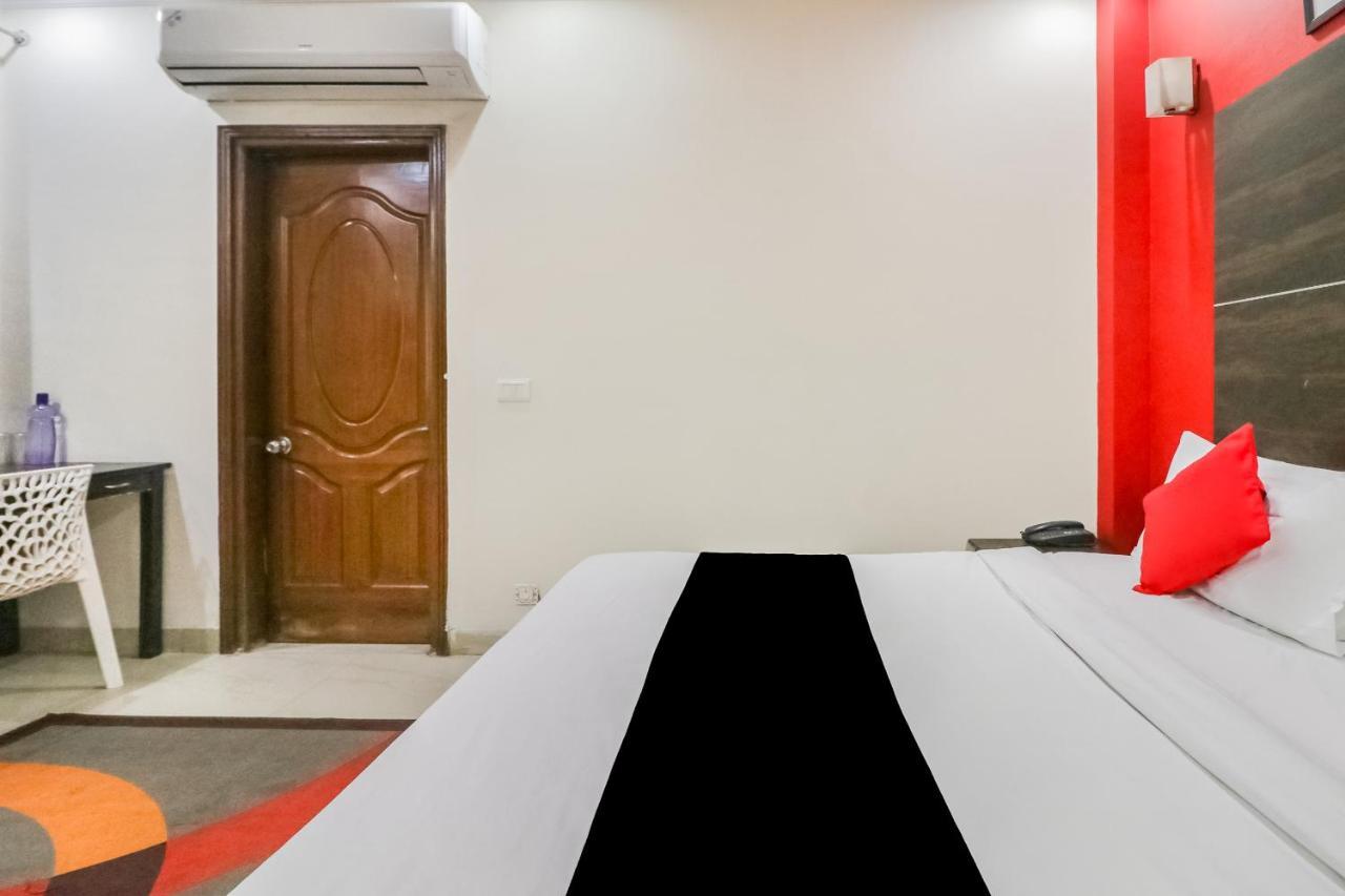 Capital O Hotel Bms Near Appu Ghar Гургаон Экстерьер фото