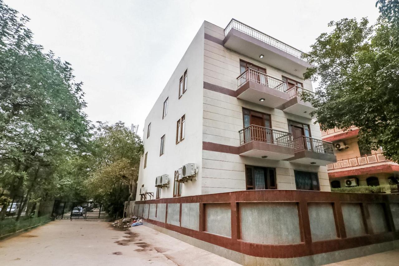 Capital O Hotel Bms Near Appu Ghar Гургаон Экстерьер фото