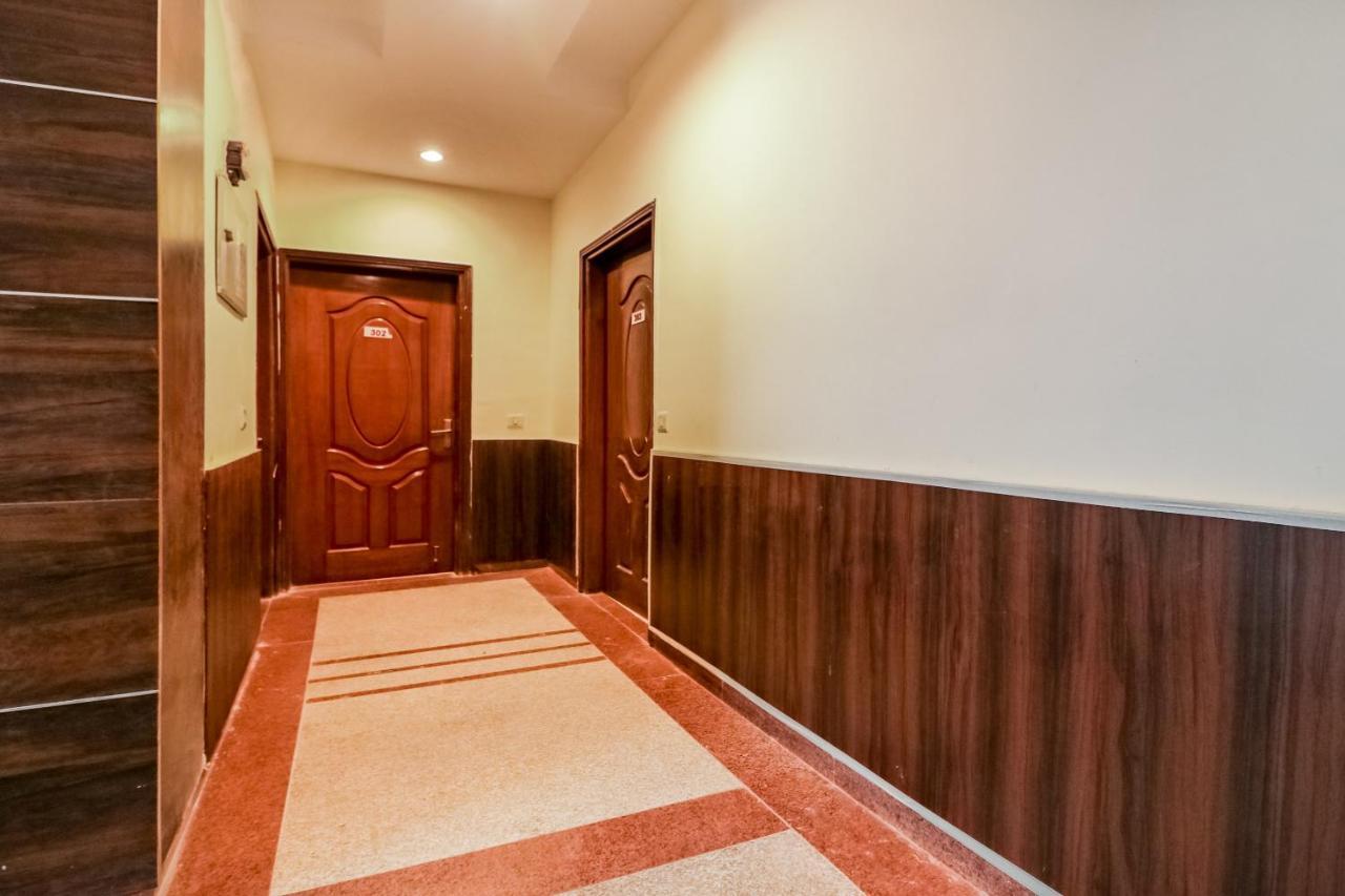 Capital O Hotel Bms Near Appu Ghar Гургаон Экстерьер фото