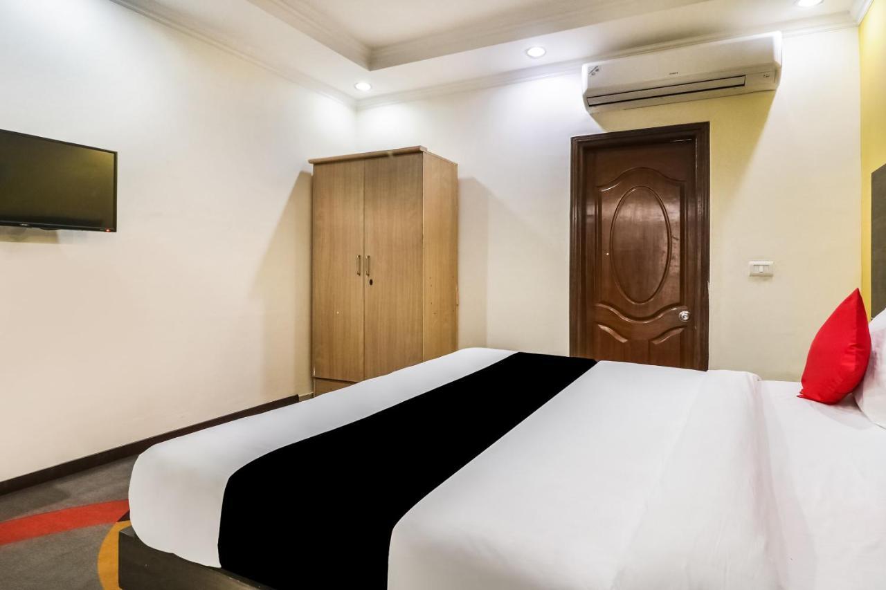Capital O Hotel Bms Near Appu Ghar Гургаон Экстерьер фото